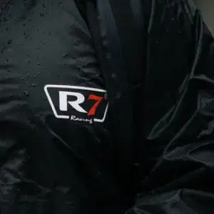 Impermeable R7 Color Negro