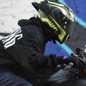 CASCO ASTRO PISTA NEGRO/VERDE