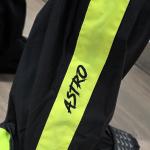 CUBRE BOTA ASTRO NEGRO NEON