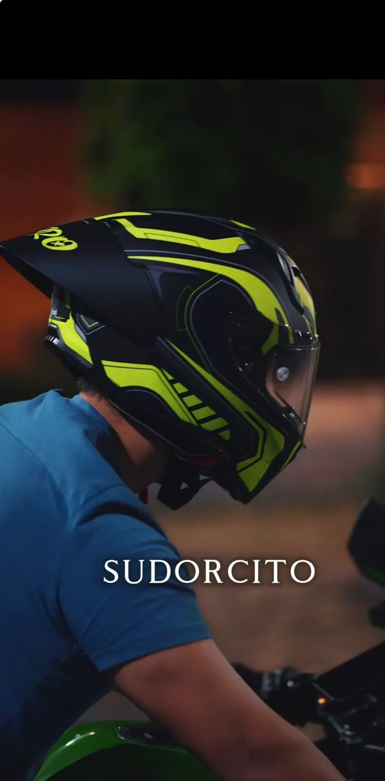 CASCO ASTRO PISTA KRISS FLUO