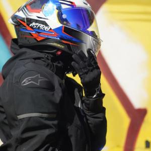 CASCO ASTRO PISTA AZUL, BLANCO. ROJO